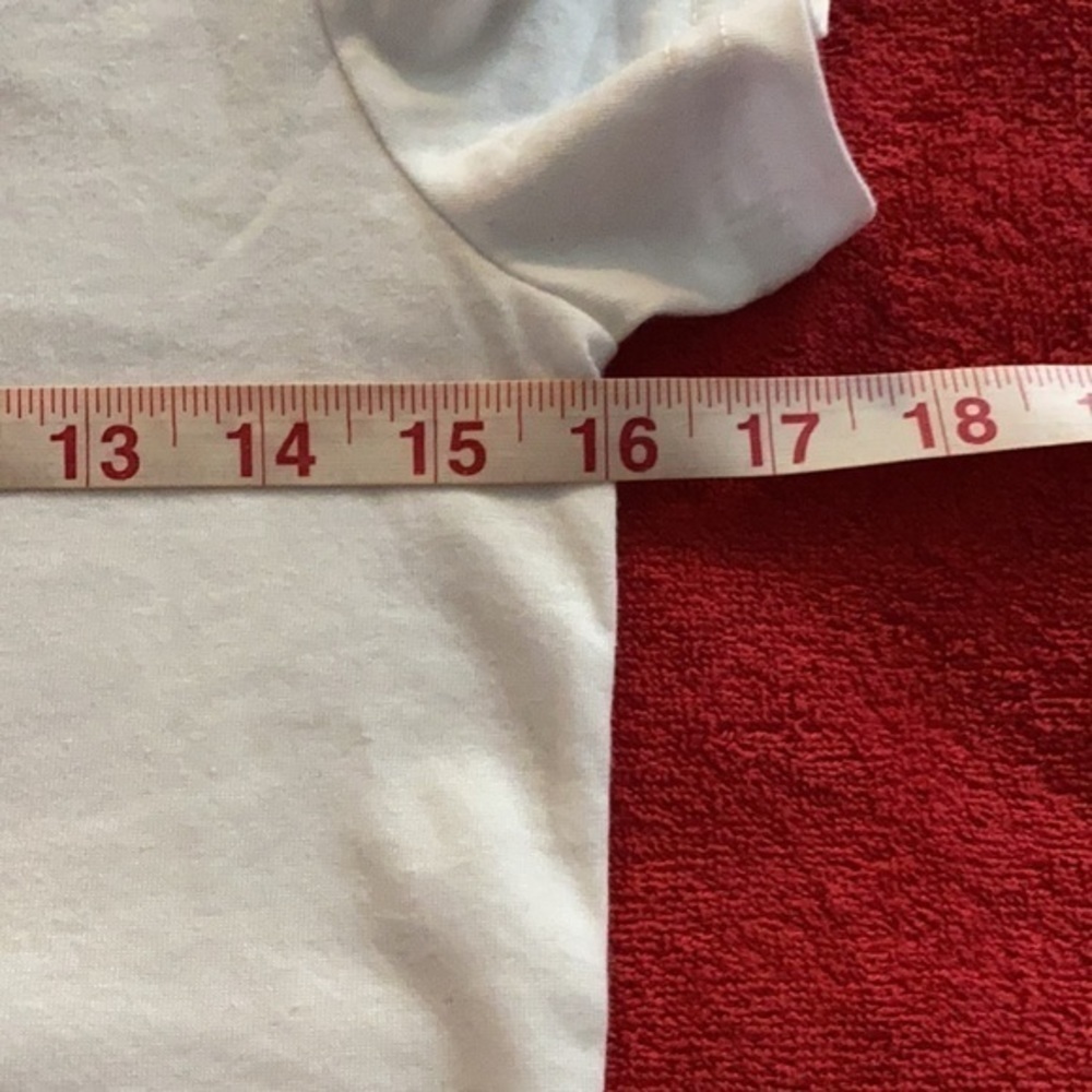 BNWT The Office Schrute Farms Bed & Breakfast Tee - Picture 8 of 9